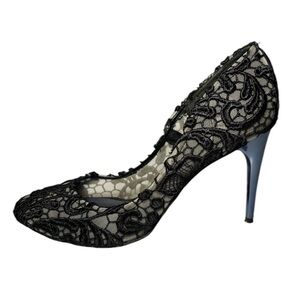 Steve Madden leather sole and canvas embroidered upper in black and blue heel 8